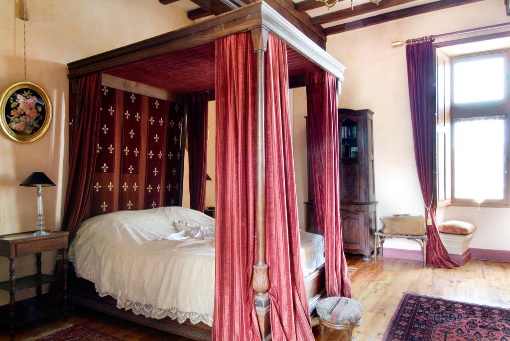 Chateau De La Roche Martel Bed and Breakfast Roiffé Pokój zdjęcie