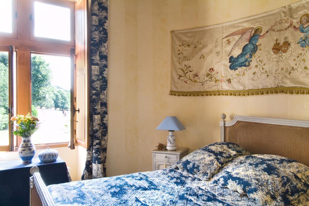 Chateau De La Roche Martel Bed and Breakfast Roiffé Pokój zdjęcie