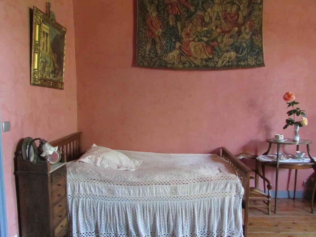 Chateau De La Roche Martel Bed and Breakfast Roiffé Pokój zdjęcie