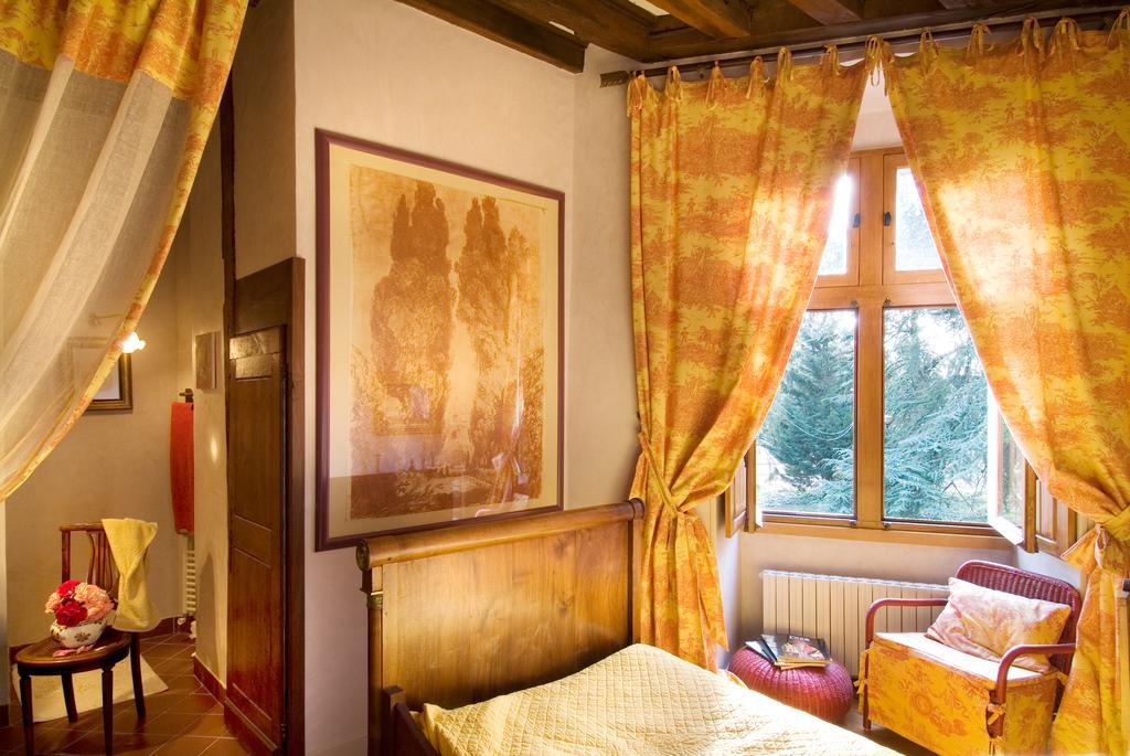 Chateau De La Roche Martel Bed and Breakfast Roiffé Pokój zdjęcie