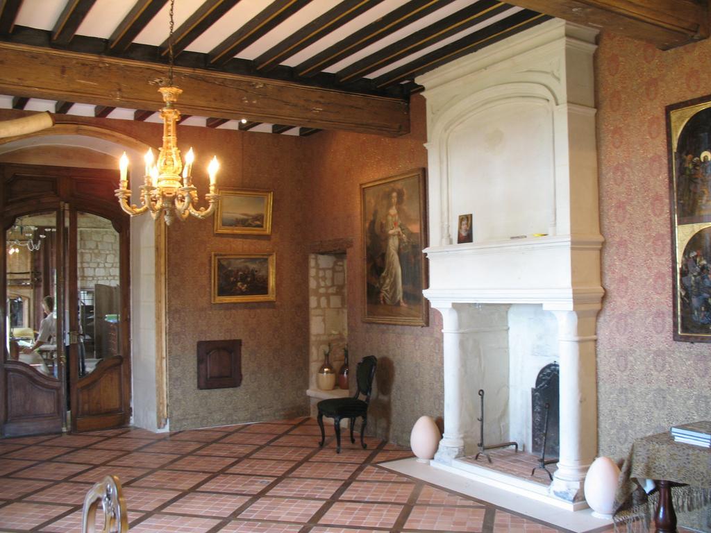 Chateau De La Roche Martel Bed and Breakfast Roiffé Zewnętrze zdjęcie