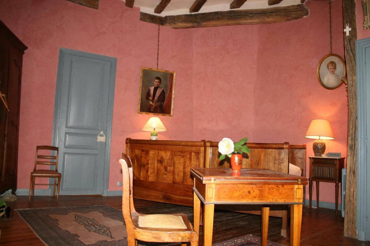 Chateau De La Roche Martel Bed and Breakfast Roiffé Zewnętrze zdjęcie
